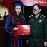 Hồ Quỳnh Hương được mời về làm giảng viên trường quân đội