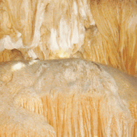 Phát hiện hang đẹp lung linh trên dãy Pha Chiến