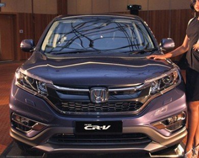 Honda CR-V 2WD 2016 được trang bị ghế bọc da