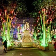 Lạc trong thánh đường ánh sáng ở London