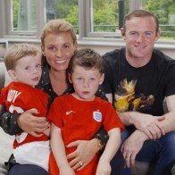 Nhà Rooney đón thêm quý tử thứ ba
