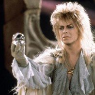 Biên kịch 'Vệ binh dải ngân hà' làm lại phim của David Bowie