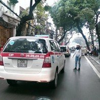Cước taxi chỉ giảm 300-600 đồng/km