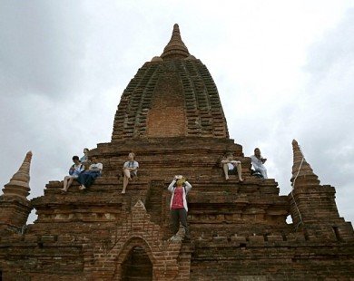 Myanmar cấm du khách trèo lên đền ở Bagan ngắm mặt trời