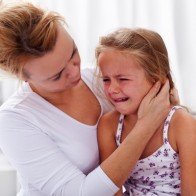 Cha mẹ cần làm gì để trẻ không 'mè nheo' trước khi đến lớp?