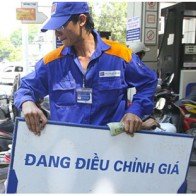 Đây là lý do khiến giá xăng dầu càng giảm sâu, Petrolimex càng lãi khủng