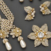 Nên tặng quà gì cho bạn gái ngày 8-3?