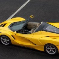 Ferrari âm thầm giới thiệu LaFerrari mui trần với khách VIP