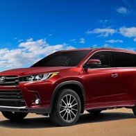 Toyota Highlander 2017 lộ diện