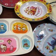 Chén dĩa nhựa melamine Trung Quốc bị cảnh báo chứa hóa chất độc hại