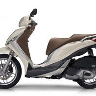 Piaggio ra mắt Medley ABS cốp to kỷ lục giá từ 71,5 triệu đồng