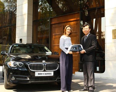 BMW bàn giao 5-Series cho khách sạn 5 sao