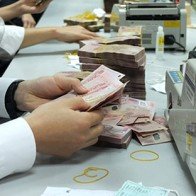 Lãi suất liên ngân hàng giảm trở lại sau 3 tuần tăng liên