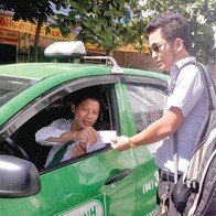 Xăng tăng, taxi ở TP HCM cam kết chưa tăng cước