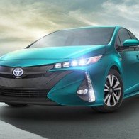 Choáng với Toyota Prius Prime 2017 "ăn" xăng ít hơn cả xe máy số