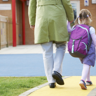 Dạy con tránh xa người lạ để không bị bắt cóc