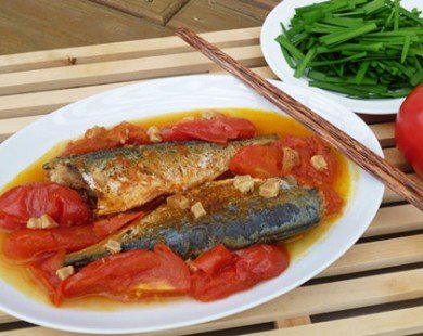 Cách làm cá nục sốt cà chua giản dị, ngon cơm