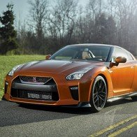 "Quái thú tốc độ" Nissan GT-R ra mắt phiên bản 2017