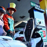 Giá xăng ngày mai có thể tăng 300 đồng?