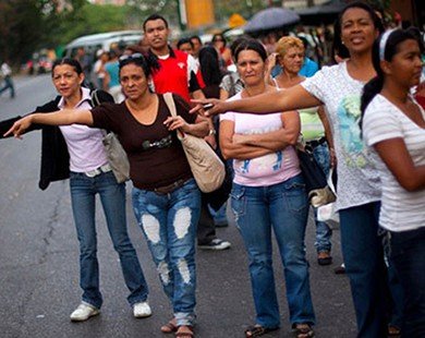 Người Venezuela được nghỉ làm thứ Sáu để... tiết kiệm điện