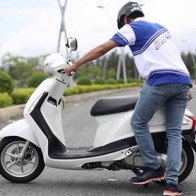 Bí quyết phòng thân khi xe máy đột nhiên hết ắc quy