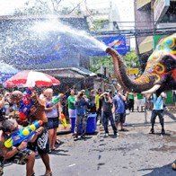 Lễ hội Té nước Songkran của Thái Lan
