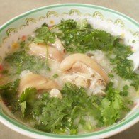 Cách nấu cháo móng giò hạt sen ngon tuyệt cho bữa sáng