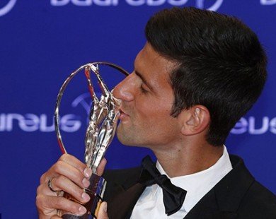 Vượt mặt Messi, Novak Djokovic lần thứ 3 giành 