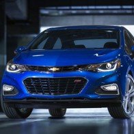 Chevrolet Cruze 2016 tiết kiệm xăng bất ngờ, chỉ 5,6 lít/100 km