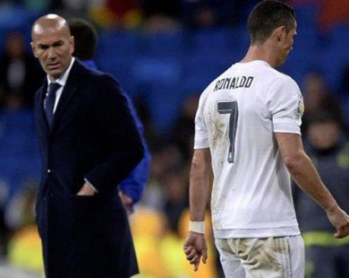 Cristiano Ronaldo phớt lờ Zidane khi rời sân vì chấn thương