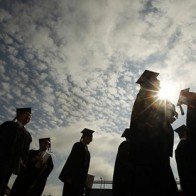 Thu nhập cao hơn nếu bố mẹ giàu