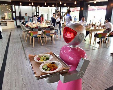 Nhà hàng ở Trung Quốc ra mắt robot bồi bàn