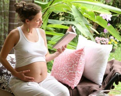 Những cách vuốt ve bụng bầu cực tốt cho thai nhi