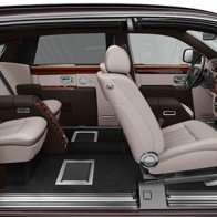 Soi trước Rolls-Royce Phantom có giá 84 tỷ Đồng sau ngày 1/7