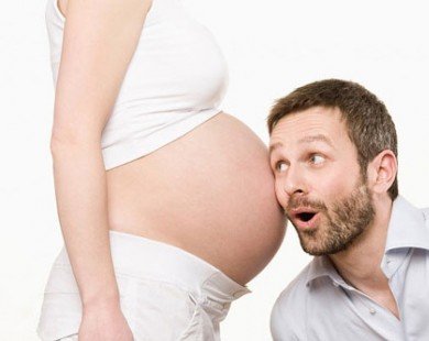 Mang thai tháng thứ 3 có quan hệ được không?
