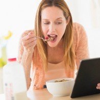 Điểm danh 5 thói quen gây hại sức khỏe ở mọi lứa tuổi