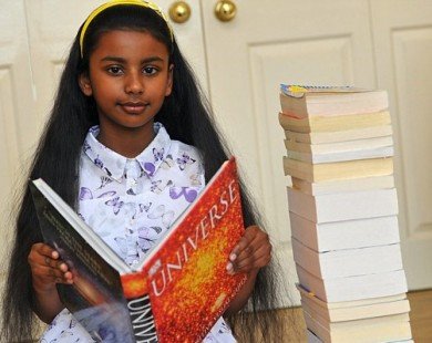 Cô bé 10 tuổi thông minh hơn thiên tài Einstein