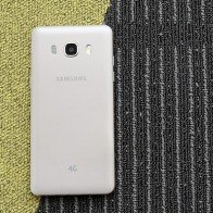 Galaxy J5 phiên bản 2016: Selfie đẹp, thiết kế tốt