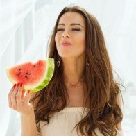 Nguy hiểm chết người khi ăn dưa hấu theo cách này