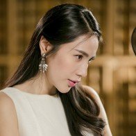 Thủy Tiên đẹp mặn mà, quyến rũ trong MV nhạc phim