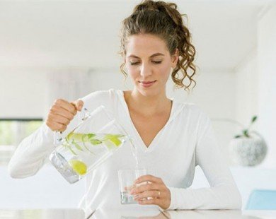 5 cách detox cơ thể hàng ngày mà không cần uống nước hay nhịn ăn