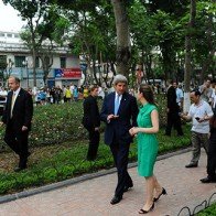 Ngoại trưởng Mỹ dạo hồ Hoàn Kiếm