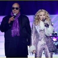 Madonna gạt bỏ chỉ trích màn trình diễn tôn vinh Prince