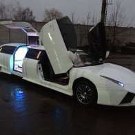 Siêu limousine Lamborghini dài 6 mét