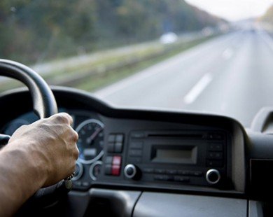 Những thói quen xấu của cánh lái xe tải, xe khách đường dài