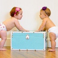 Bé gái bị dị tật bộ phận sinh dục do mặc bỉm quá lâu