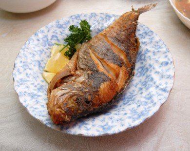 7 điều bạn phải biết để rán cá giòn ngon không dính chảo