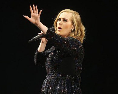 Adele yêu cầu fan không quay phim ở concert