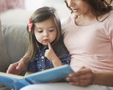 Nhiều phụ huynh, giáo viên Mỹ phải hối lộ để trẻ chịu đọc sách