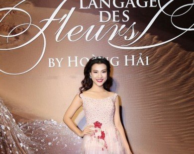 Sao Việt chiếm lĩnh chương trình thời trang Ngôn ngữ hoa